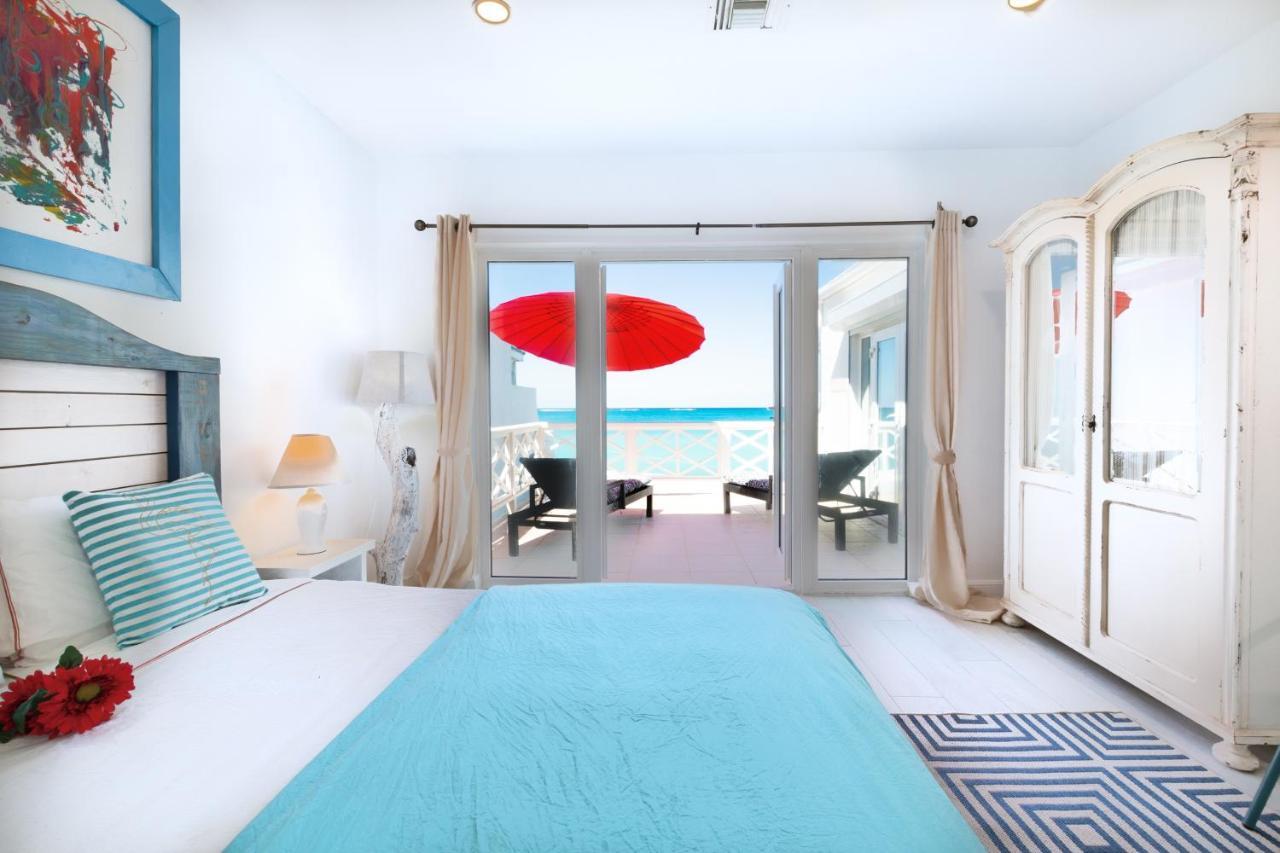 Caprice 9 - Oceanfront Villa - Gated Community With Pool 나사우 외부 사진