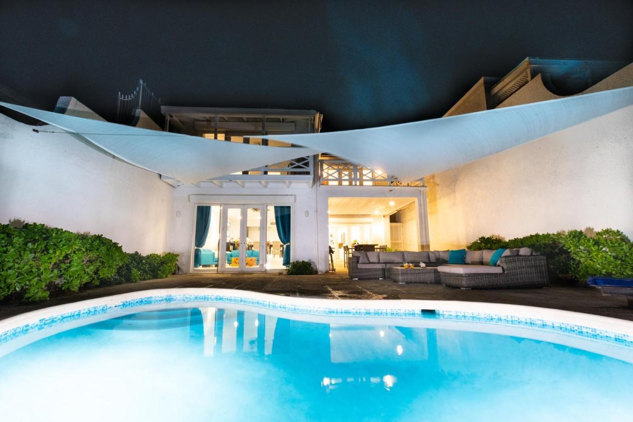 Caprice 9 - Oceanfront Villa - Gated Community With Pool 나사우 외부 사진