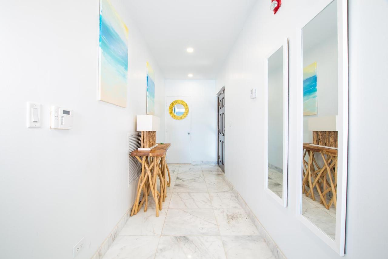 Caprice 9 - Oceanfront Villa - Gated Community With Pool 나사우 외부 사진