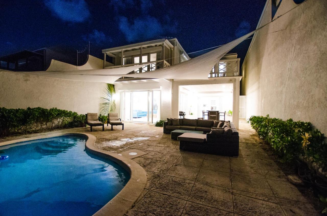 Caprice 9 - Oceanfront Villa - Gated Community With Pool 나사우 외부 사진