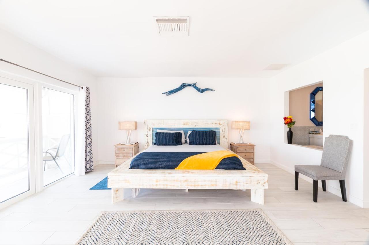 Caprice 9 - Oceanfront Villa - Gated Community With Pool 나사우 외부 사진